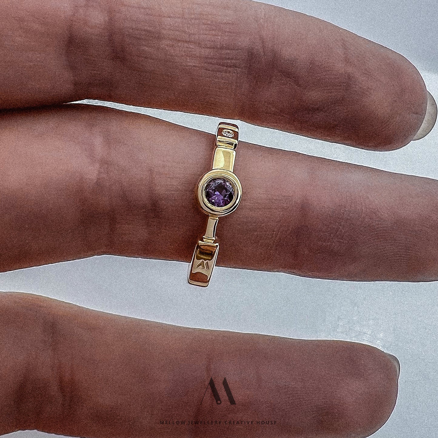 14k geltono aukso žiedas su Safyru ir deimantu CMR/71