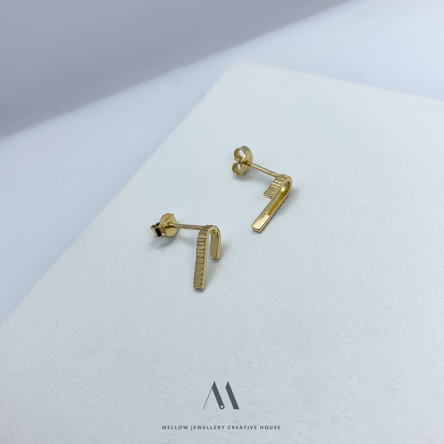 14k Solid gold earrings E3/Au05